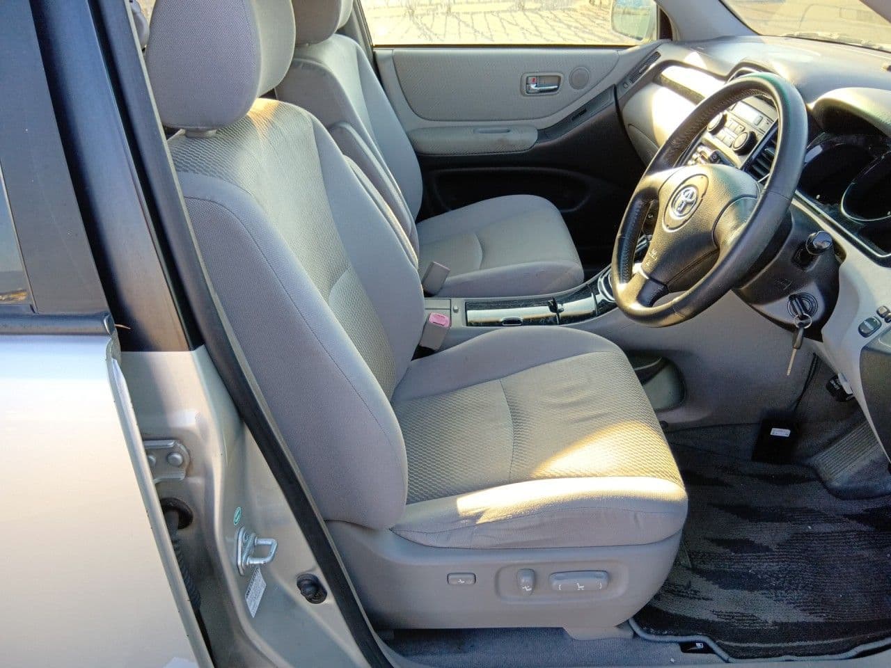 Vehicle SU00001222 large view 22