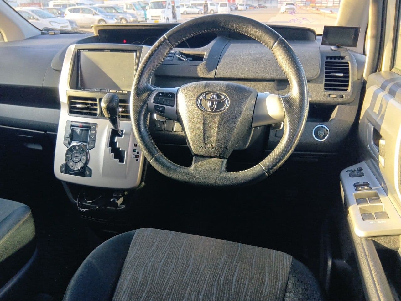 Vehicle SU00001251 large view 28