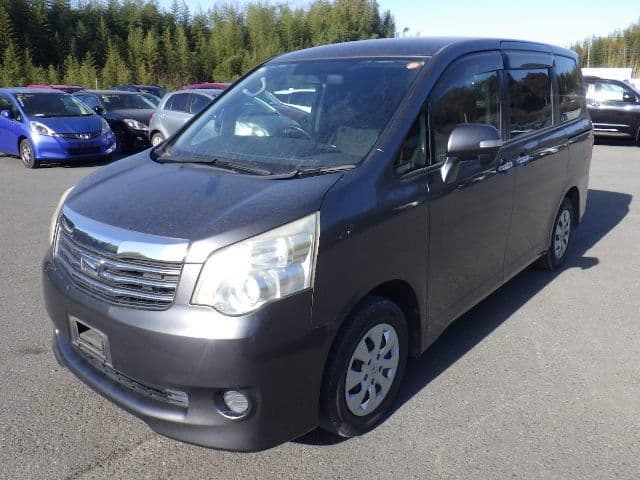 
									2011 TOYOTA NOAH X SMART EDITION
								
