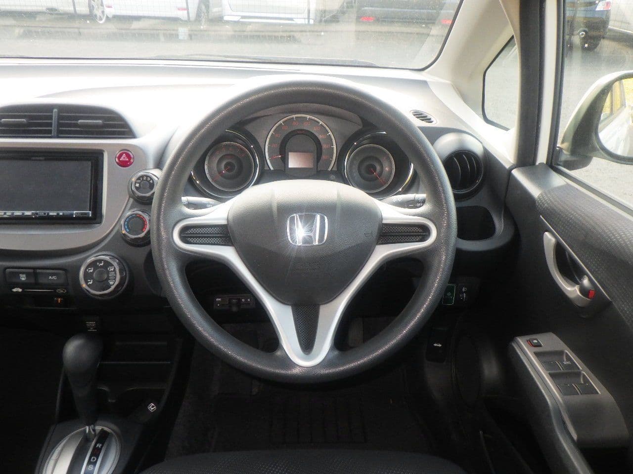 Vehicle SU00001191 large view 26