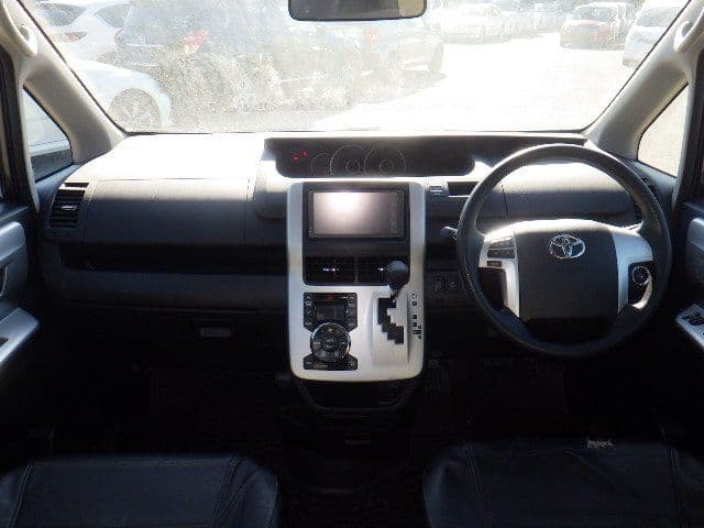 Vehicle SU00001243 large view 26