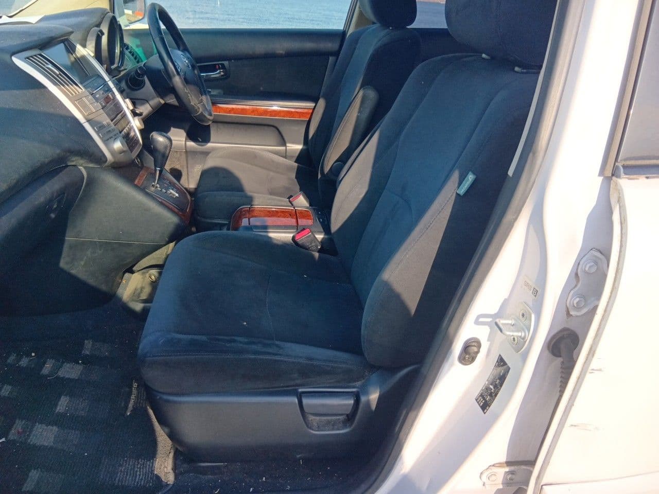 Vehicle SU00001239 large view 25