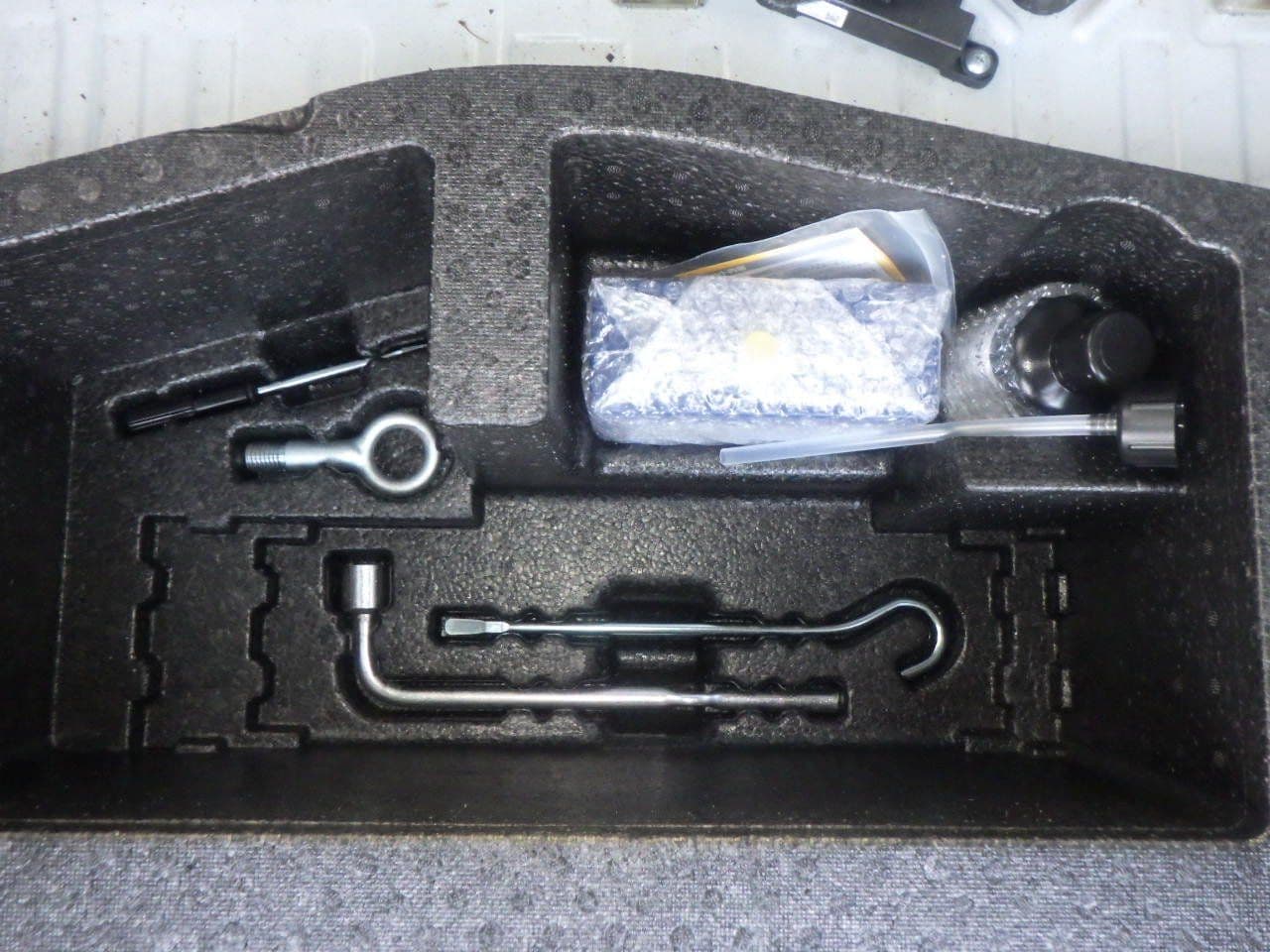 Vehicle SU00001191 large view 36