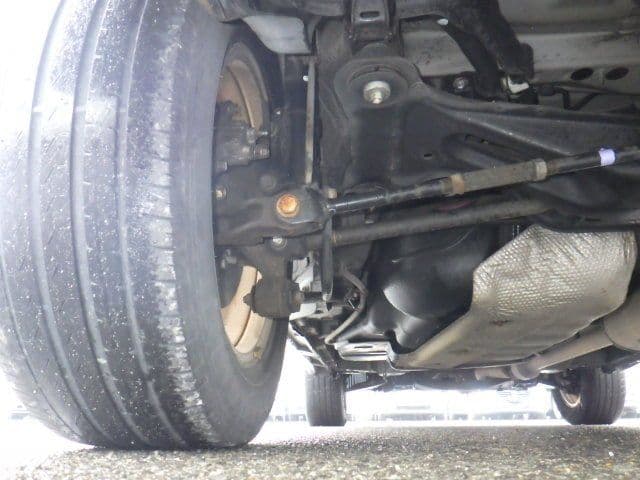 Vehicle SU00001217 large view 16