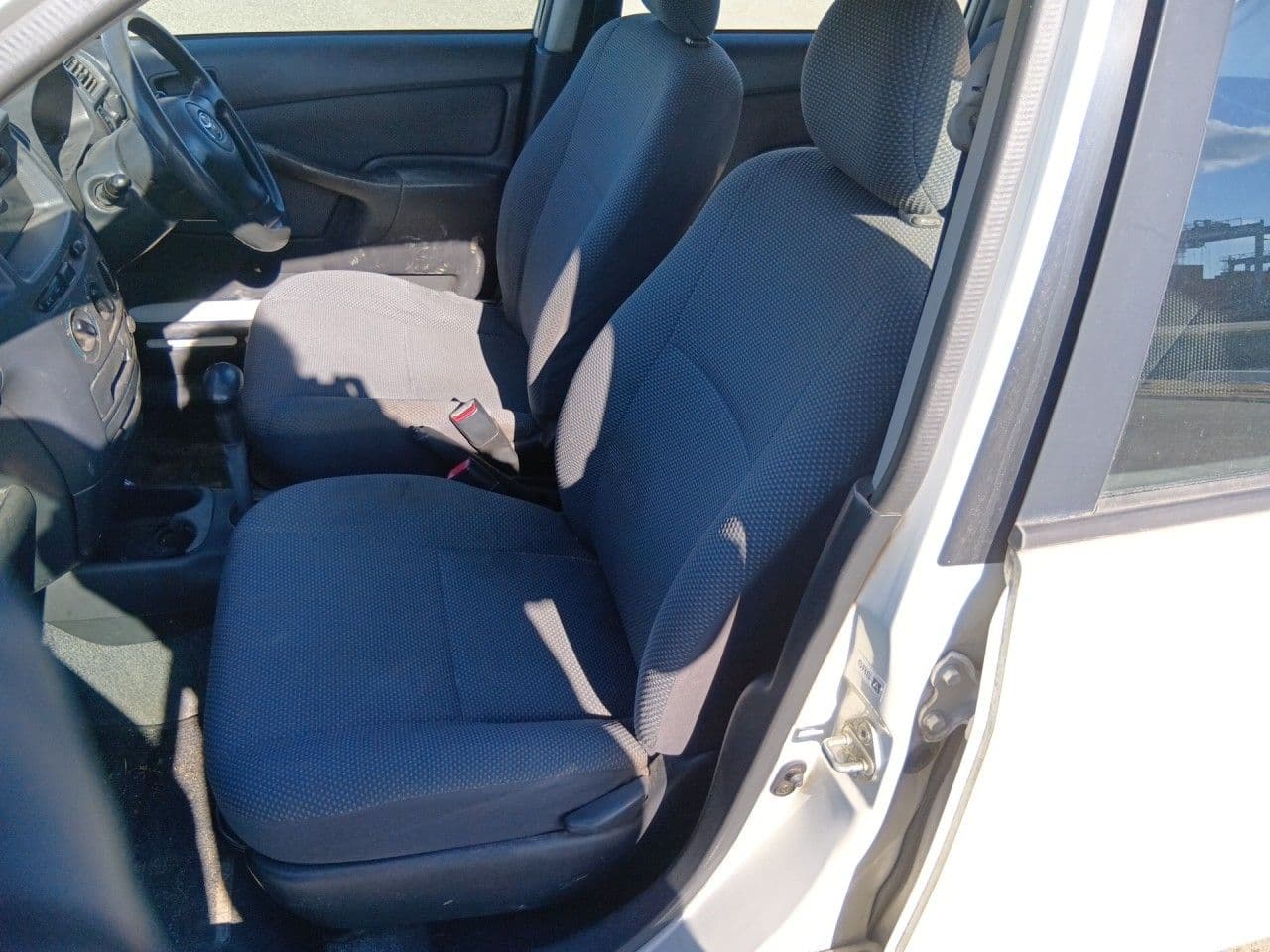 Vehicle SU00001272 large view 25