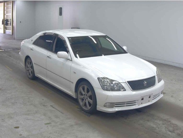 
									2005 TOYOTA CROWN Athlete
								