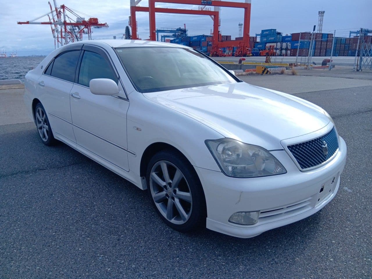 
									2005 TOYOTA CROWN Athlete
								
