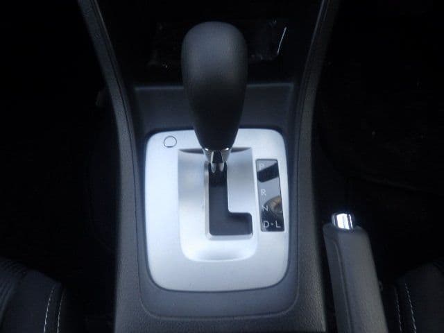 Vehicle SU00001230 large view 33