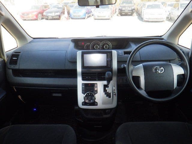 Vehicle SU00001266 large view 29