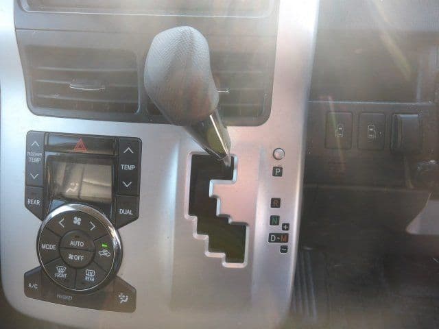 Vehicle SU00001245 large view 26