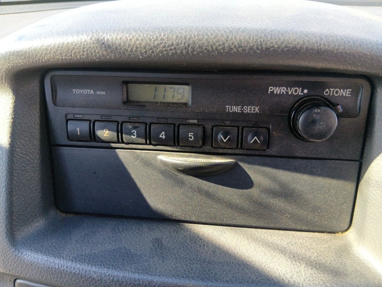 Vehicle SU00001272 large view 30