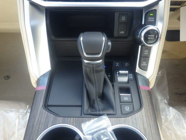 Vehicle SU00001234 large view 32