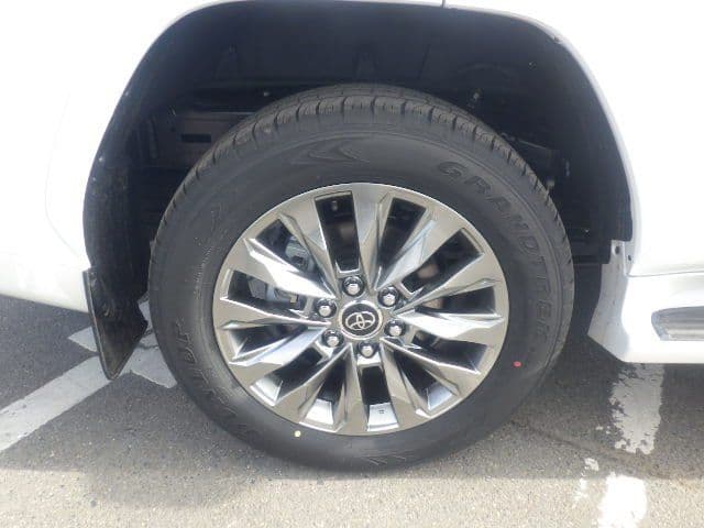 Vehicle SU00001234 large view 10