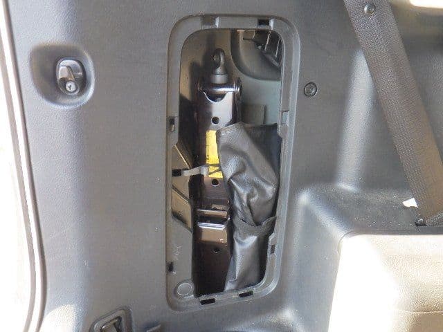 Vehicle SU00001241 large view 37