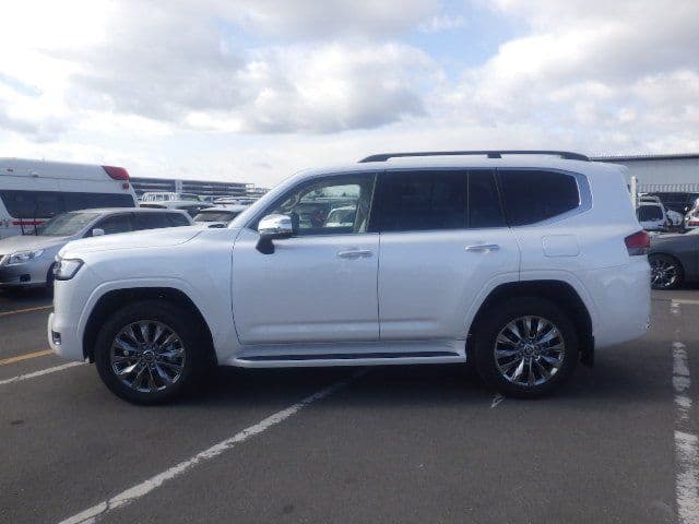 Vehicle SU00001234 large view 3