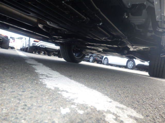 Vehicle SU00001234 large view 16