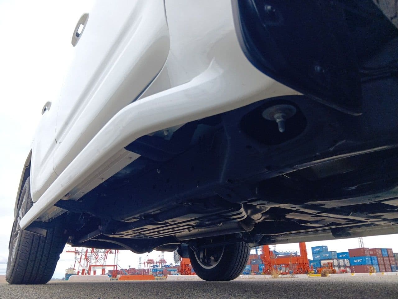 Vehicle SU00001276 large view 21