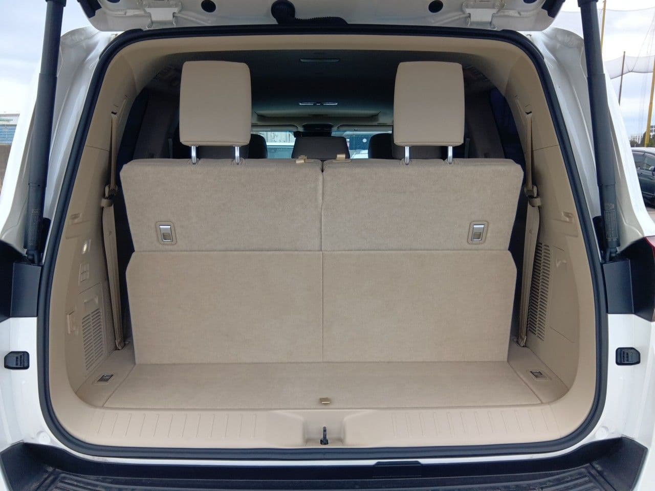 Vehicle SU00001276 large view 26