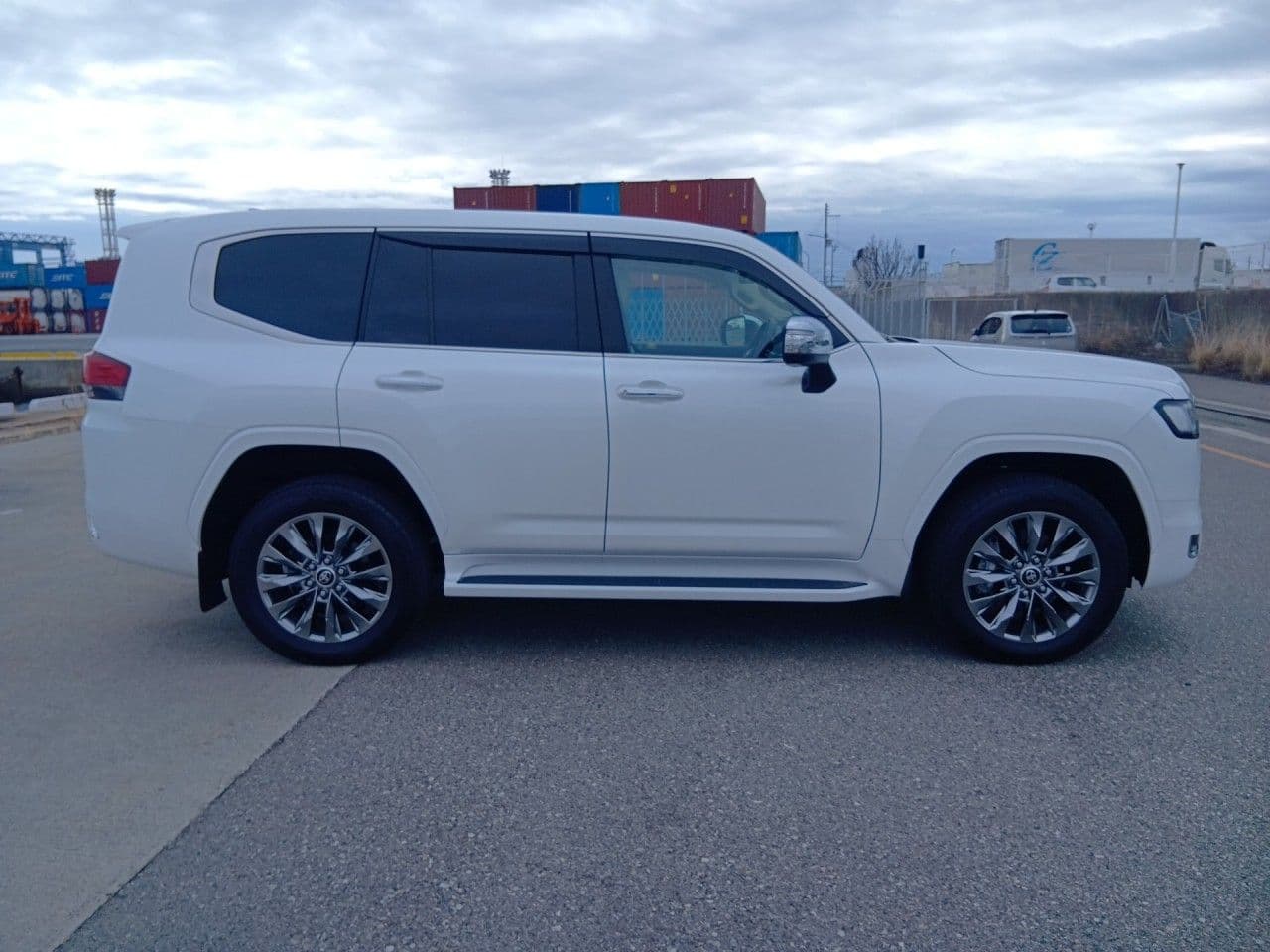 Vehicle SU00001276 large view 6