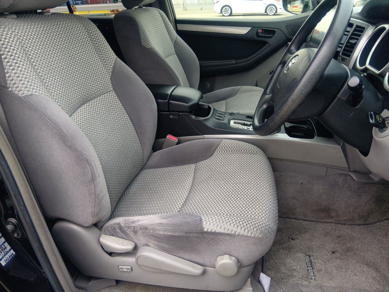 Vehicle SU00001330 large view 21