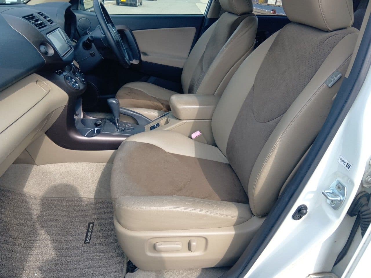 Vehicle SU00001348 large view 26