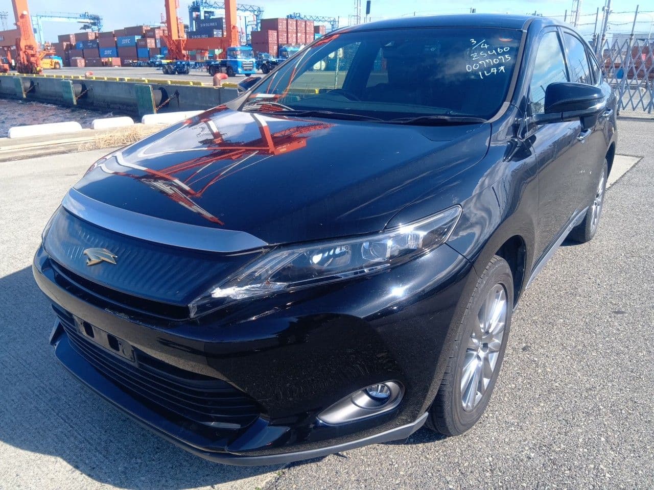 
									2016 TOYOTA HARRIER Premium
								