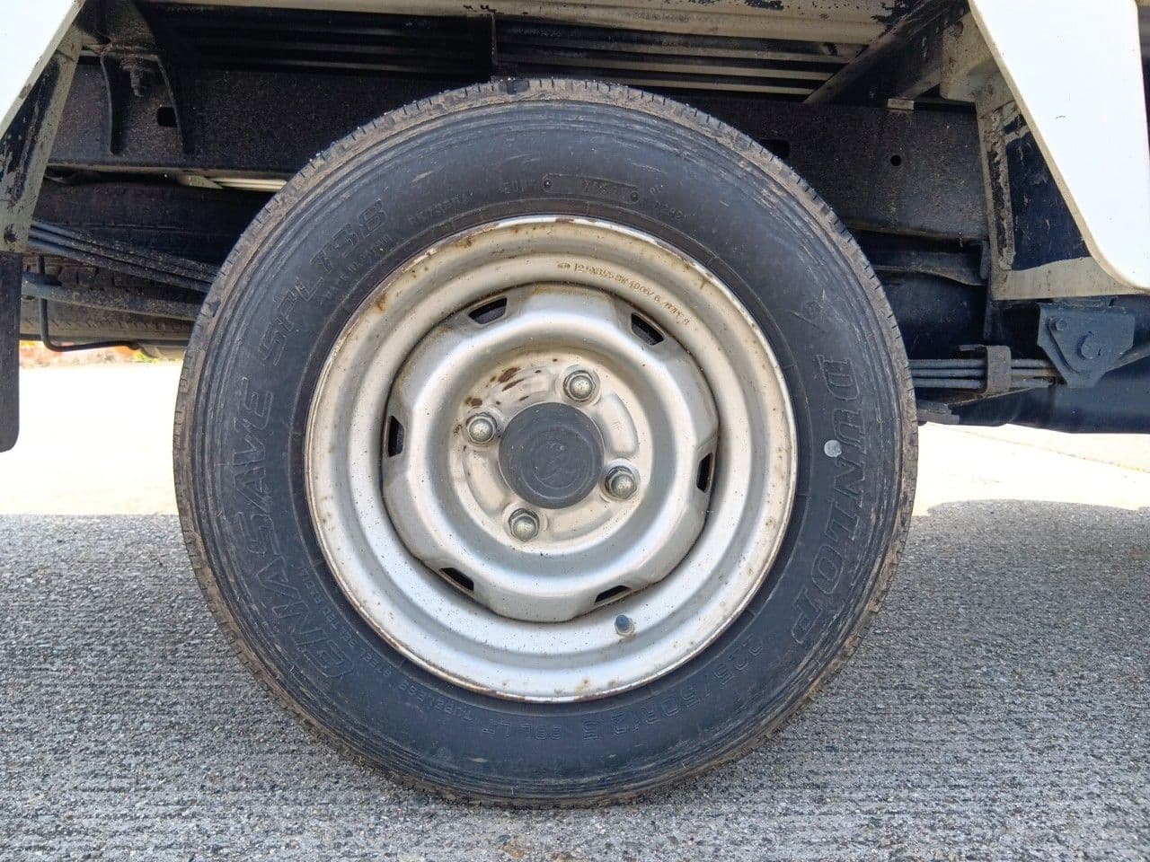 Vehicle SU00001384 large view 11