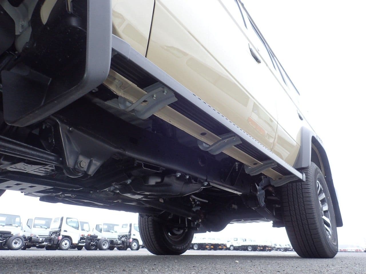 Vehicle SU00001312 large view 17