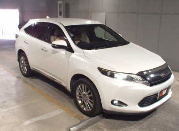 
									2016 TOYOTA HARRIER Premium
								