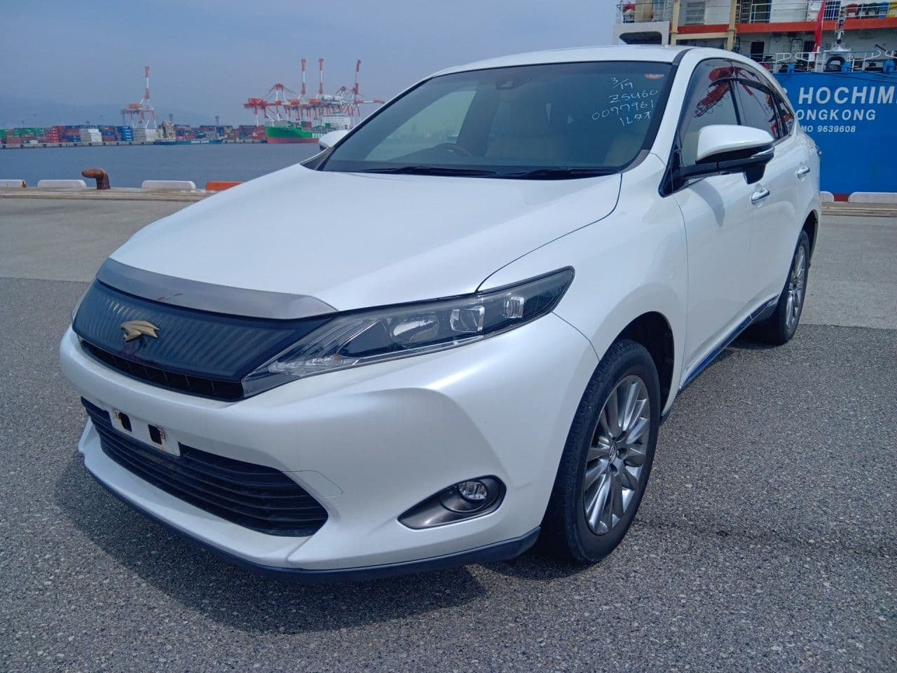 
									2016 TOYOTA HARRIER Premium
								