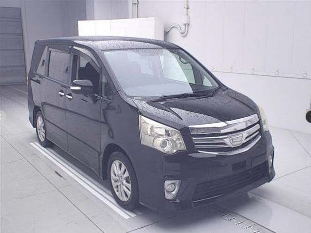 
									2011 TOYOTA NOAH Si Rayish
								