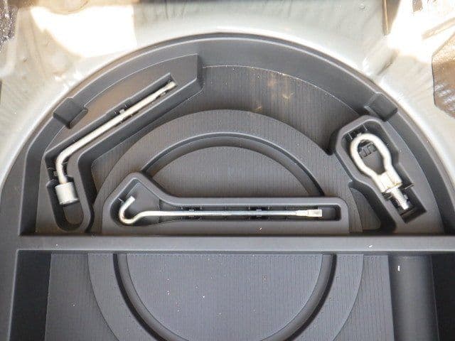 Vehicle SU00001331 large view 36