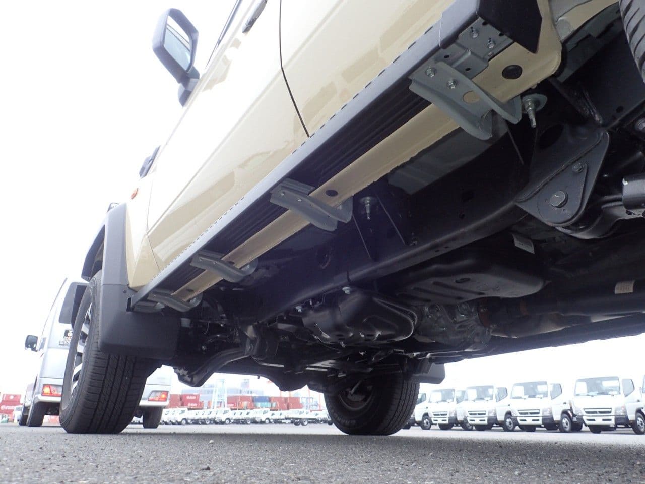 Vehicle SU00001312 large view 18