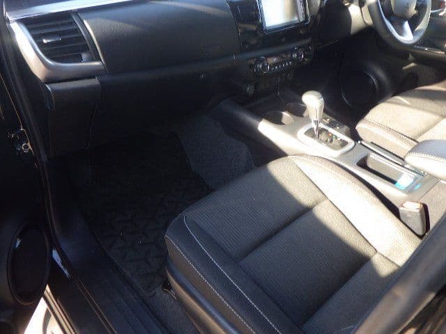 Vehicle SU00001317 large view 25