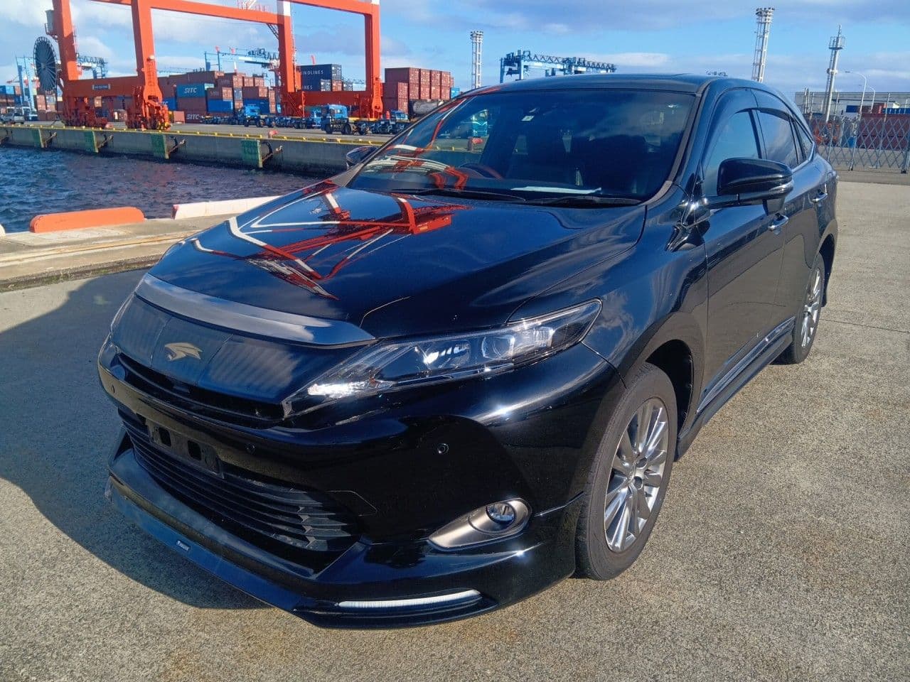 
									2017 TOYOTA HARRIER PREMIUM
								