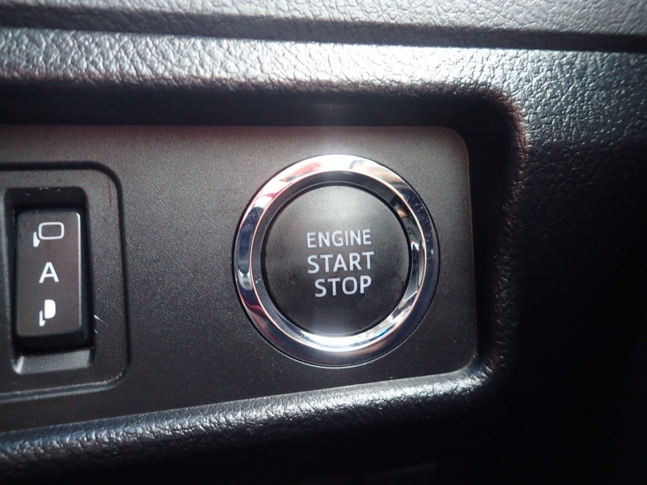 Vehicle SU00001372 large view 34