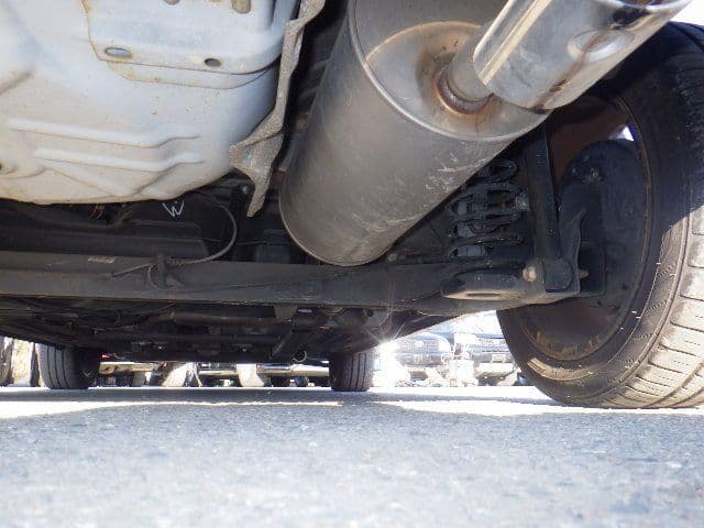 Vehicle SU00001331 large view 16