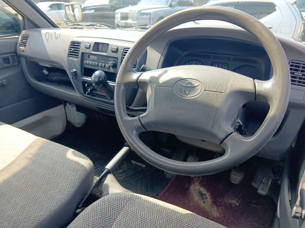 Vehicle SU00001384 large view 21