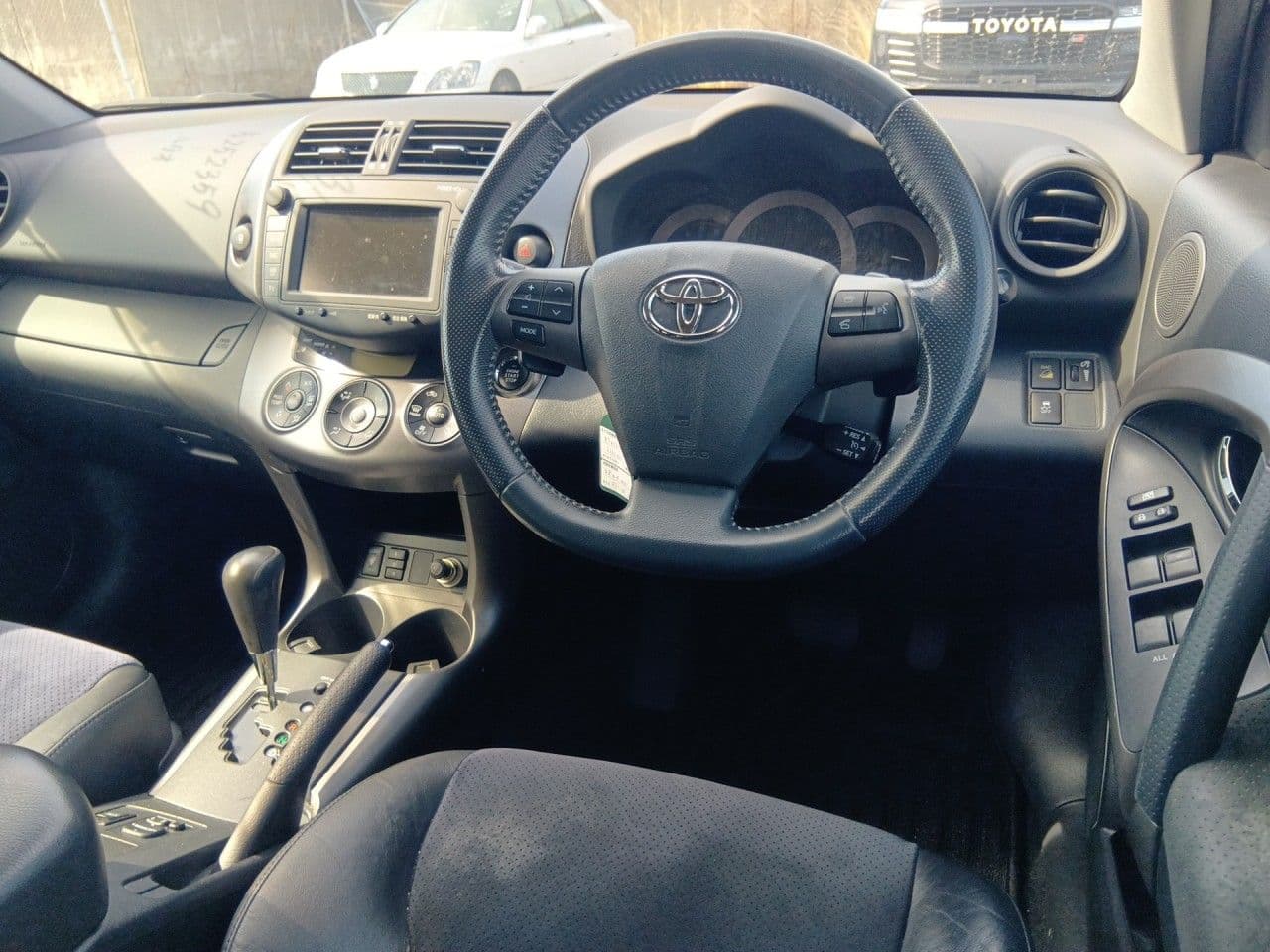 Vehicle SU00001350 large view 28