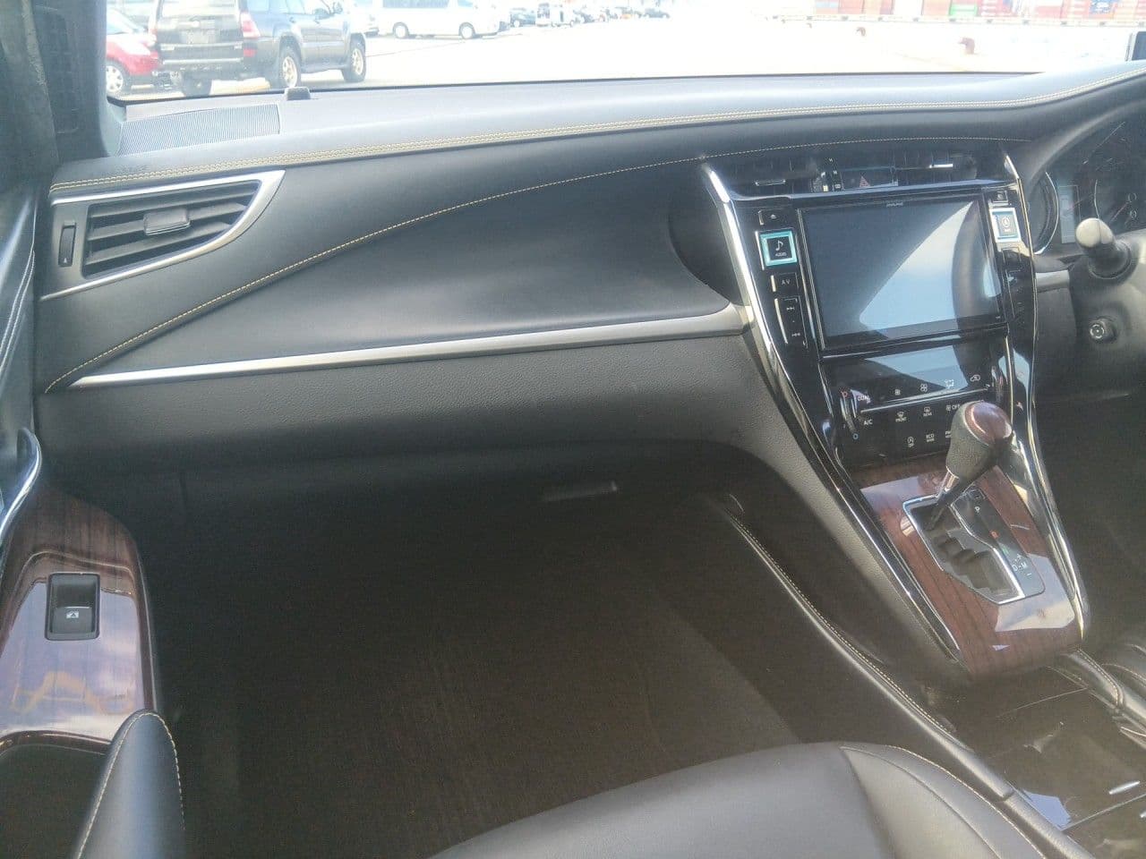 Vehicle SU00001320 large view 28