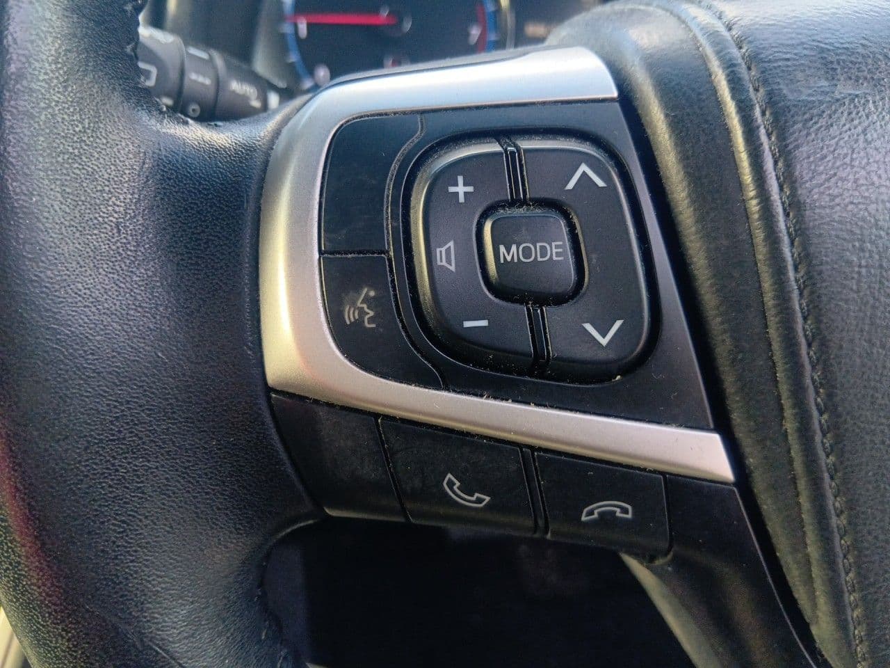 Vehicle SU00001329 large view 36