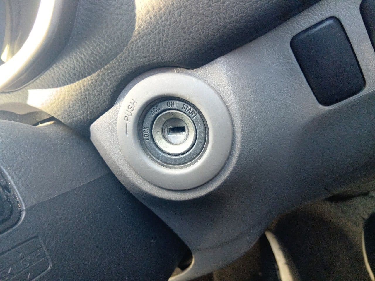 Vehicle SU00001326 large view 34