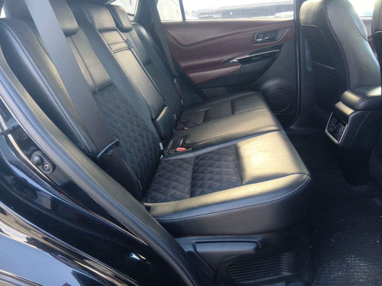 Vehicle SU00001329 large view 22