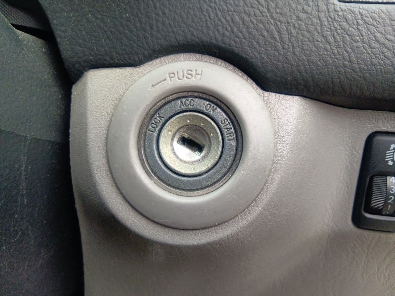 Vehicle SU00001330 large view 34