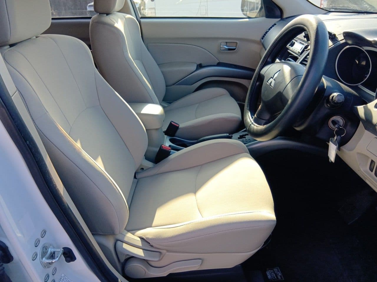 Vehicle SU00001336 large view 21