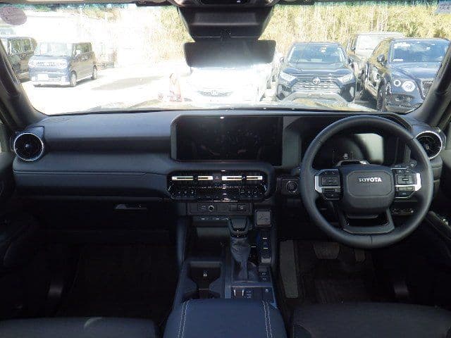 Vehicle SU00001315 large view 25