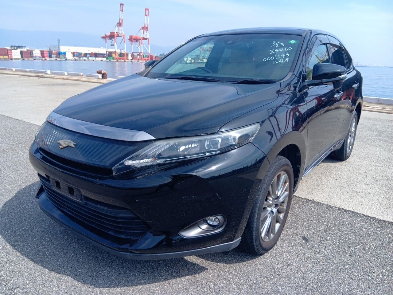 
									2013 TOYOTA HARRIER Premium
								