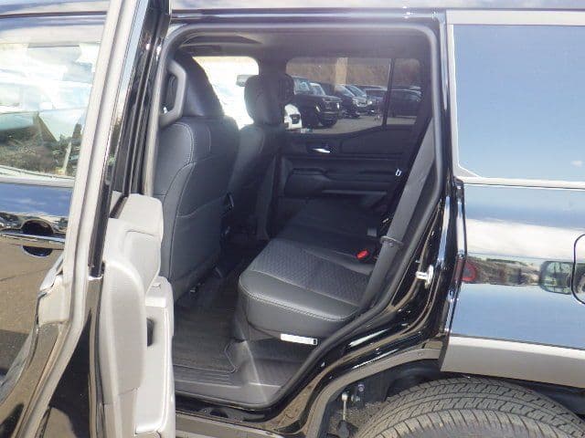 Vehicle SU00001315 large view 22