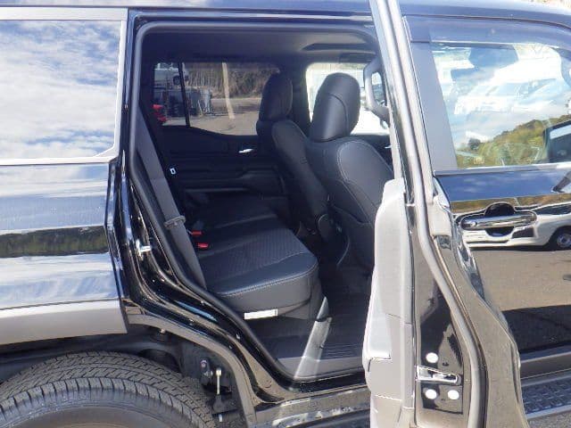 Vehicle SU00001315 large view 20