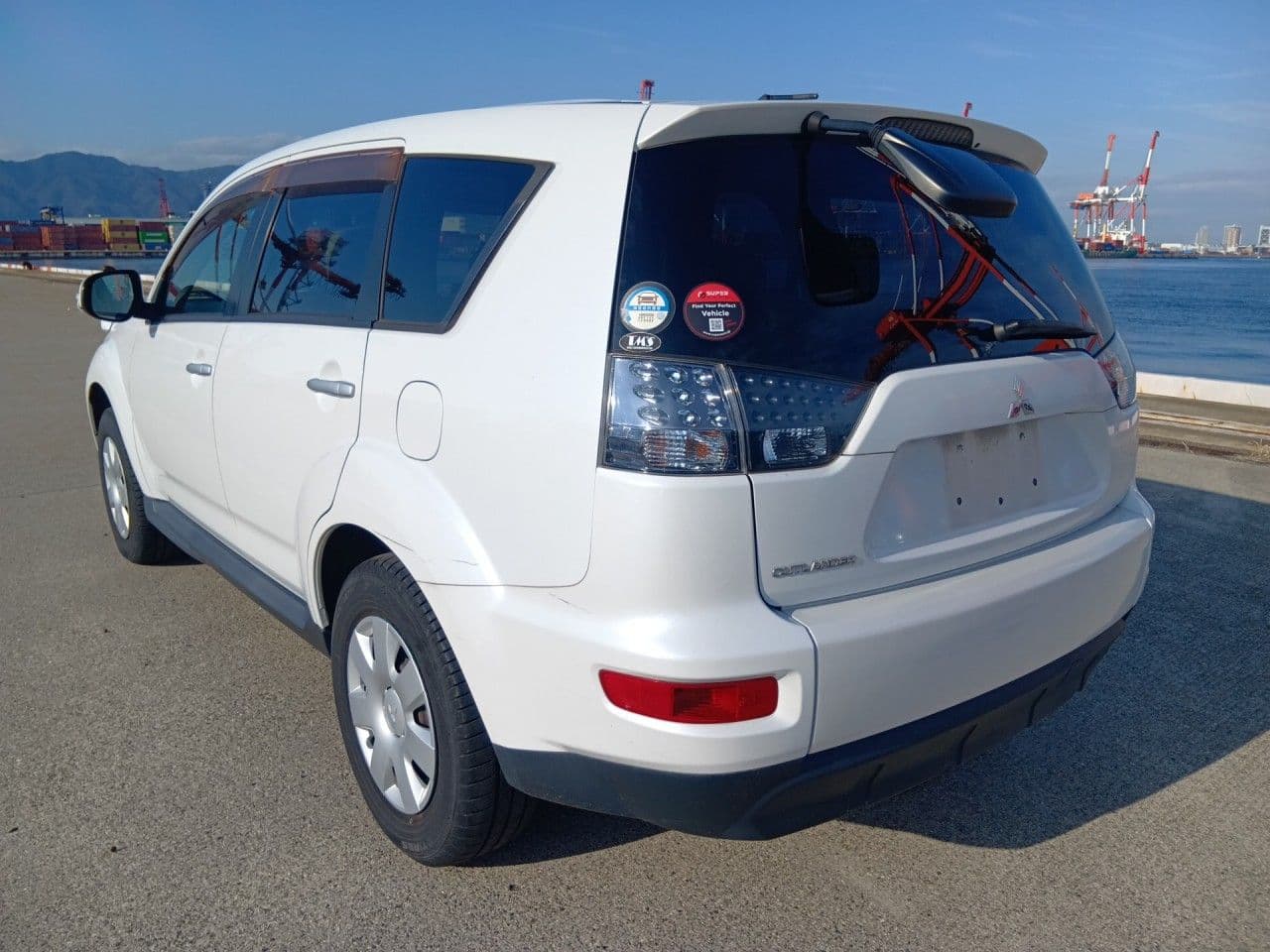 Vehicle SU00001336 large view 3